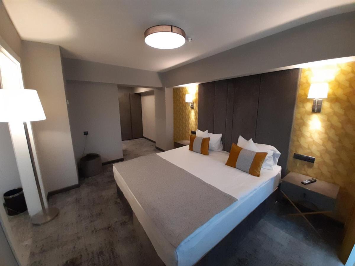 Hotel Univers Kolozsvár Kültér fotó