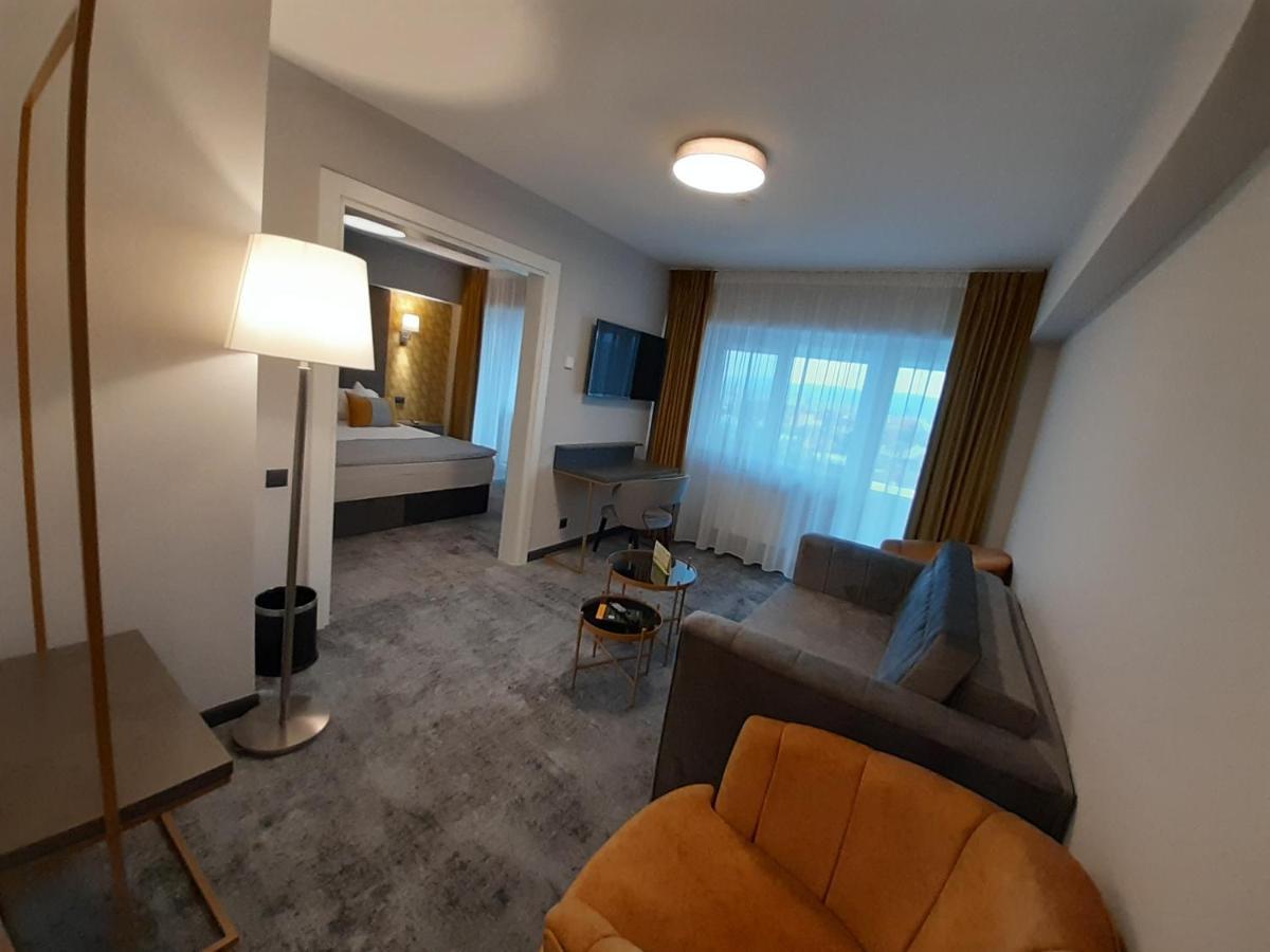 Hotel Univers Kolozsvár Kültér fotó