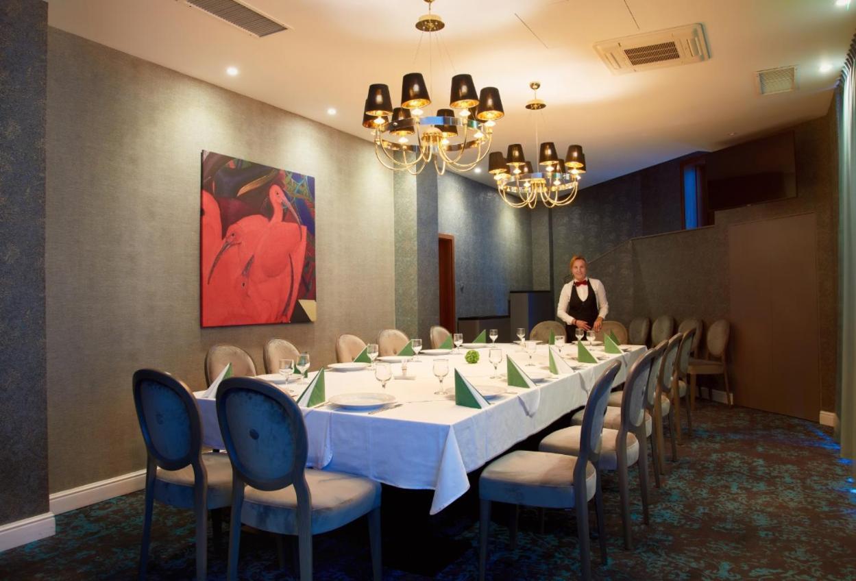 Hotel Univers Kolozsvár Kültér fotó