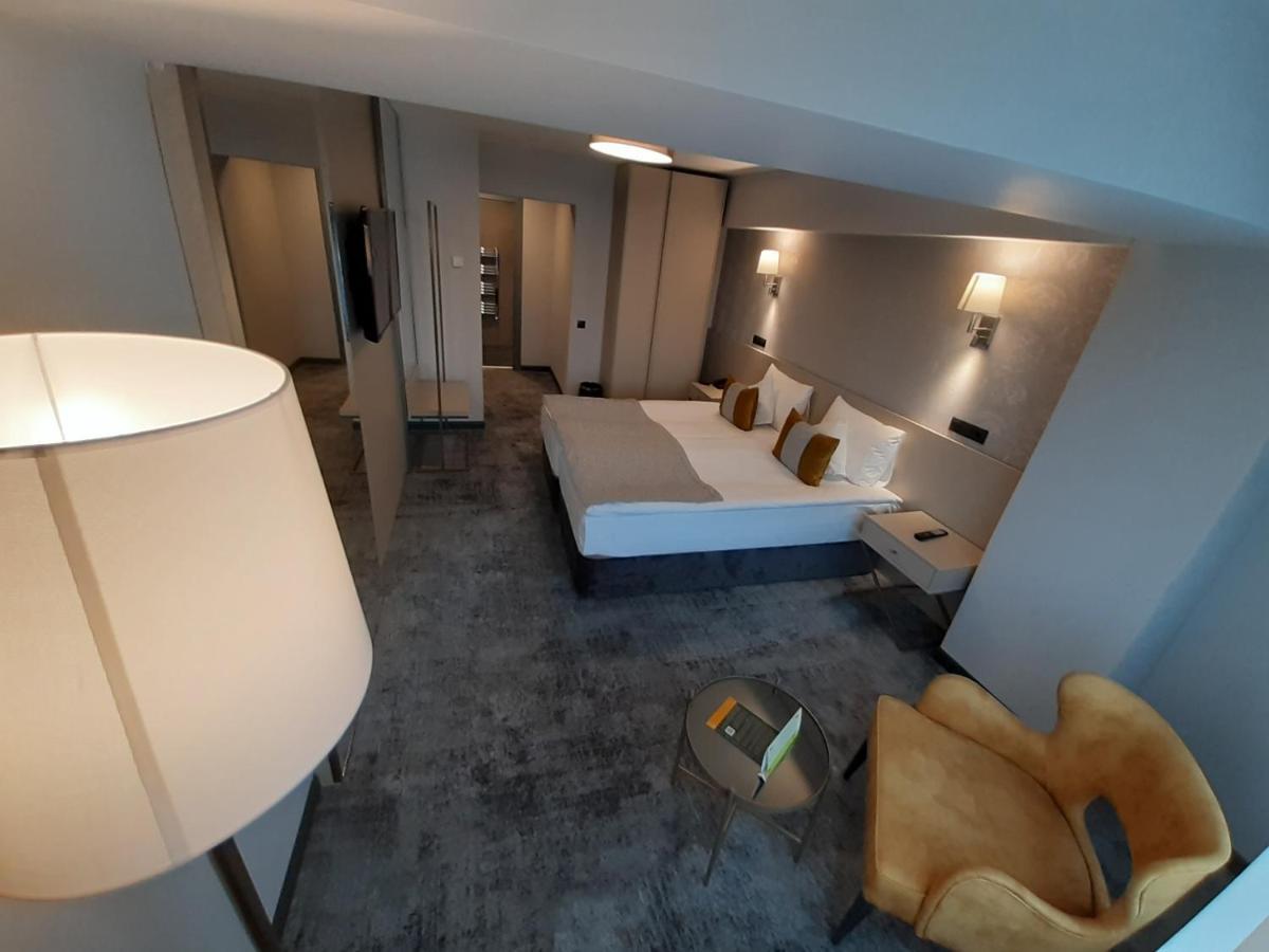 Hotel Univers Kolozsvár Kültér fotó