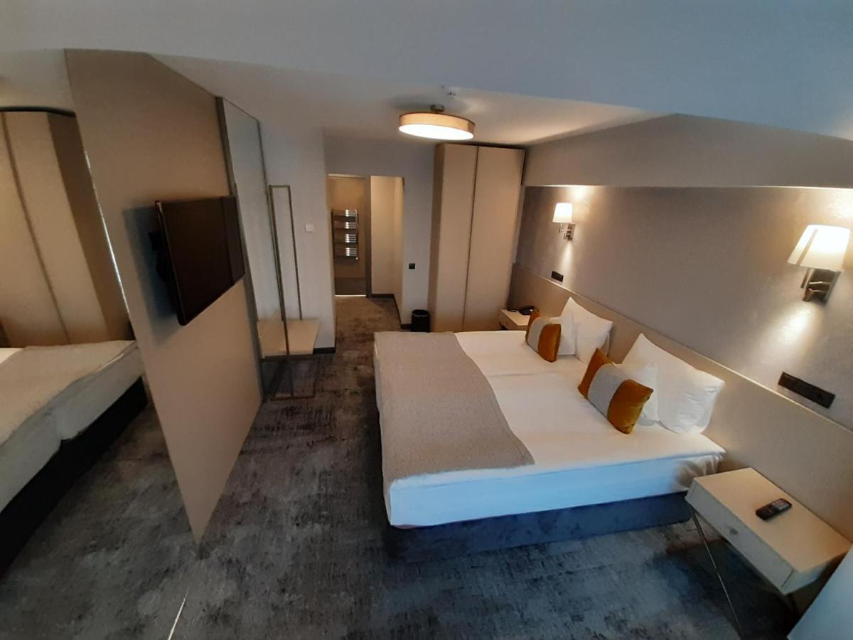 Hotel Univers Kolozsvár Kültér fotó