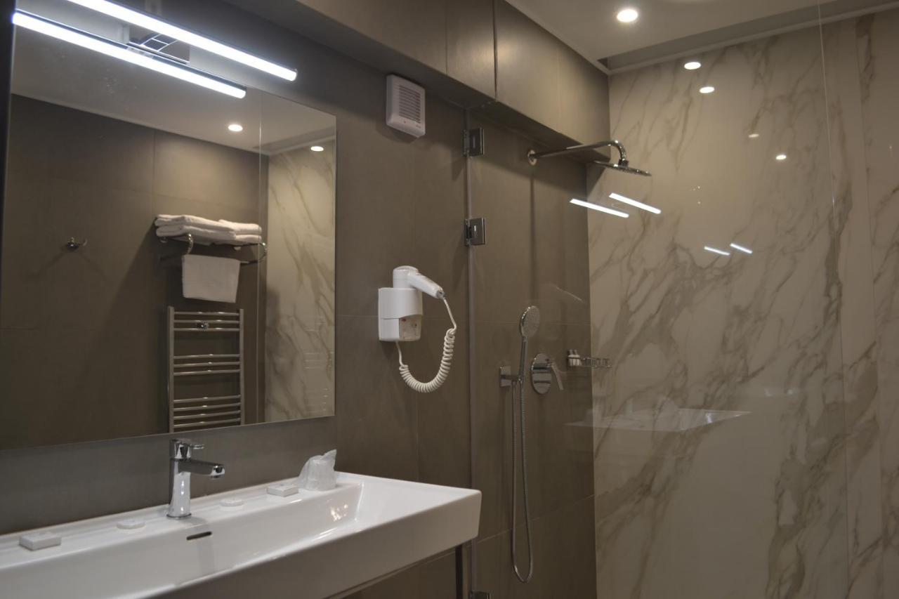 Hotel Univers Kolozsvár Kültér fotó